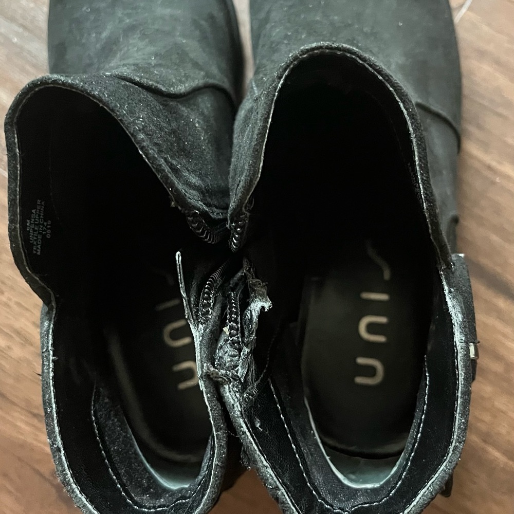 Unisa booties